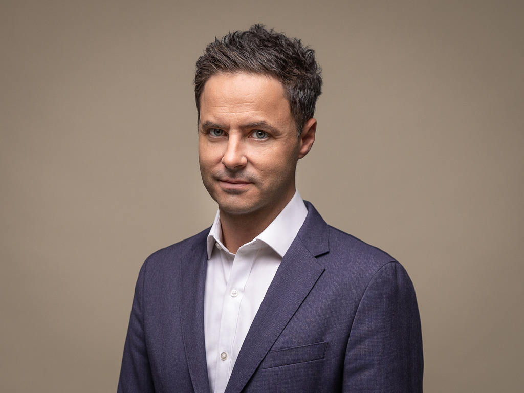 https://tenedgescapital.com/wp-content/uploads/2026/09/260902_TEC_Quentin_113427_3x4_2_CO_A_HD-1.jpg